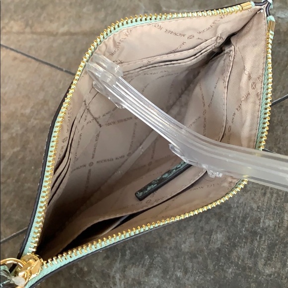 MICHAEL KORS JET SET TRAVEL XL ZIP CLUTCH WRISTLET - Picture 5 of 16